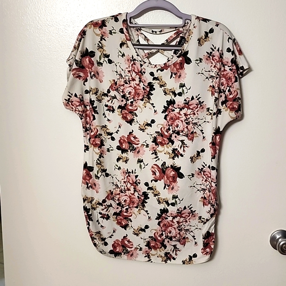 Duetime Maternity Women's Flowered Blouse